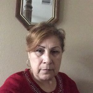 Meet your Posher, Leticia